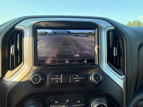 Used 2022 Chevrolet Silverado 2500 LT w/ Texas Edition AWD/4WD image 9