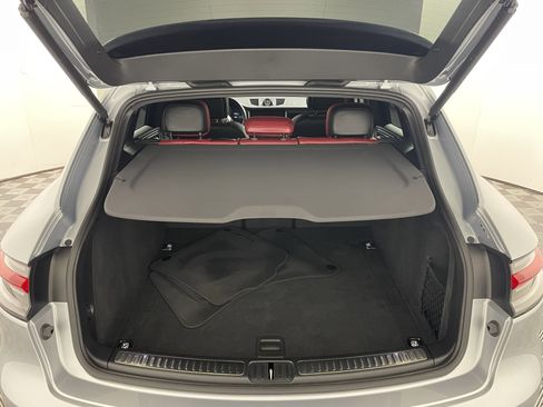 Used 2024 Porsche Macan S image 21