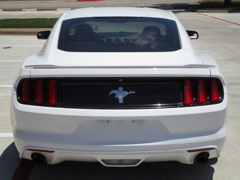 Used 2015 Ford Mustang Coupe RWD image 5