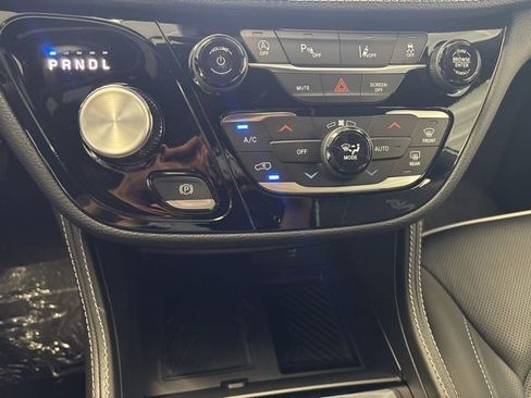 New 2026 Chrysler Pacifica Limited w/ S Appearance Package image 41