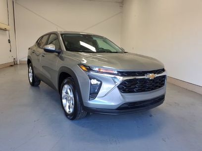 Used 2024 Chevrolet Trax LS w/ LS Convenience Package