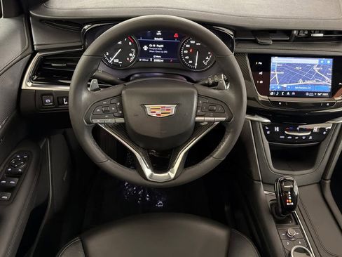 Used 2023 Cadillac XT6 Sport w/ Technology Package image 14