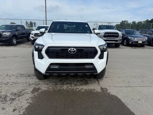 Used 2024 Toyota Tacoma TRD Off-Road AWD/4WD image 4