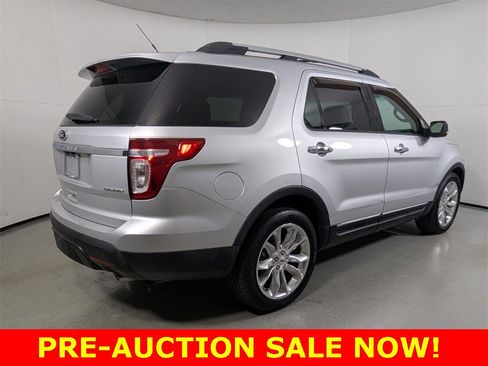Used 2014 Ford Explorer XLT w/ Equipment Group 202A image 7
