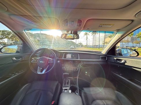 Used 2020 Kia Optima Premium image 10
