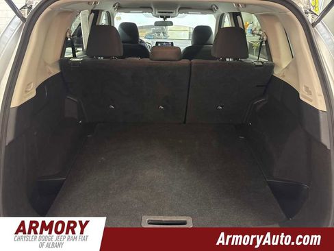 Used 2024 Nissan Rogue S image 27