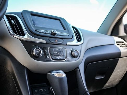 Used 2020 Chevrolet Equinox LS image 15