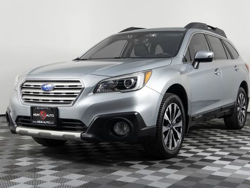 Used 2017 Subaru Outback 3.6R Limited image 2