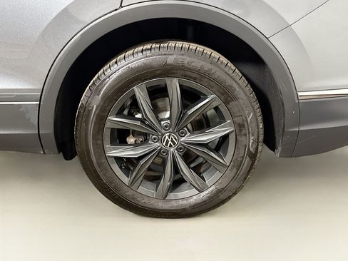 Used 2024 Volkswagen Tiguan SE image 29