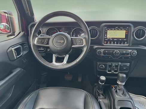 Used 2022 Jeep Wrangler Unlimited Sahara AWD/4WD image 15