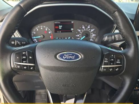 Used 2022 Ford Escape SE w/ SE Sport Appearance Package image 4