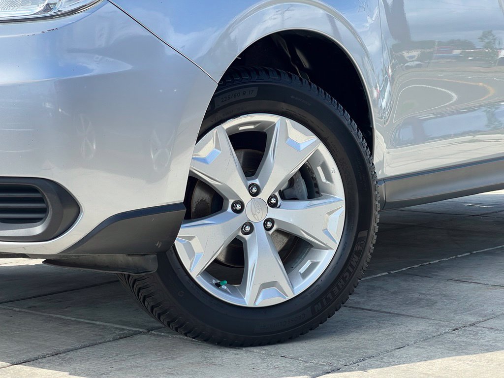 Used 2015 Subaru Forester 2.5i Premium AWD/4WD image 2