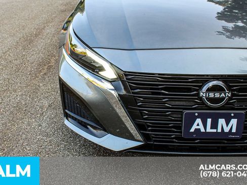 Used 2025 Nissan Altima 2.5 SV FWD image 12