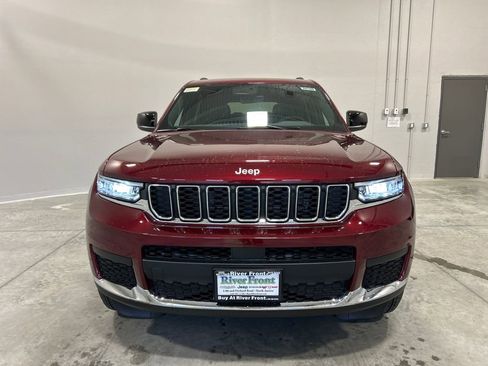 New 2026 Jeep Grand Cherokee L Laredo image 3
