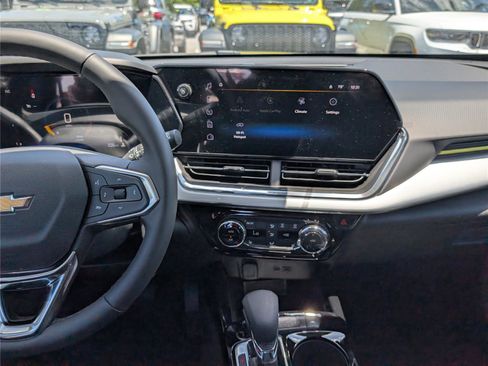 New 2026 Chevrolet Trax LT w/ LT Convenience Package FWD image 13