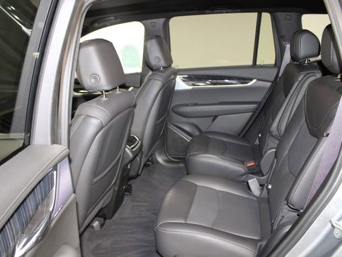 Used 2025 Cadillac XT6 Premium Luxury image 26