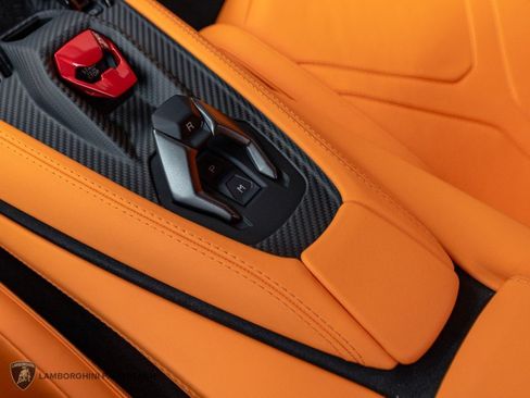 Used 2026 Lamborghini Revuelto AWD/4WD image 15