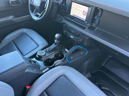 Used 2023 Ford Bronco Black Diamond w/ Sasquatch Package image 16