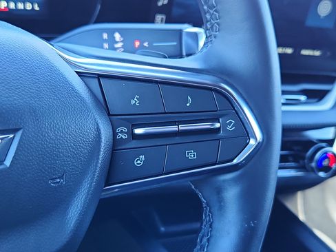 Used 2025 Chevrolet Equinox LT w/ Convenience Package II image 19