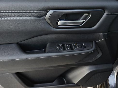 New 2026 Nissan Armada SV image 12