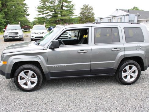 Used 2013 Jeep Patriot Latitude w/ Sun/Sound Group AWD/4WD image 10