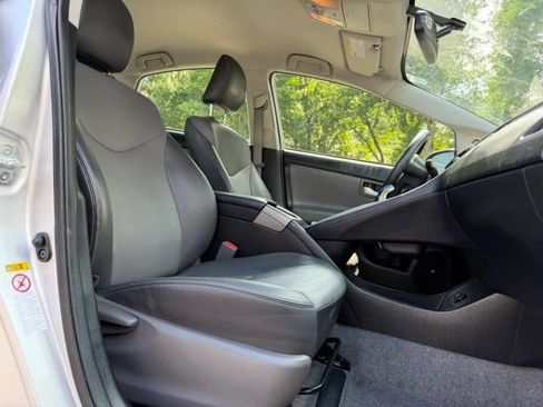 Used 2014 Toyota Prius Four FWD image 15