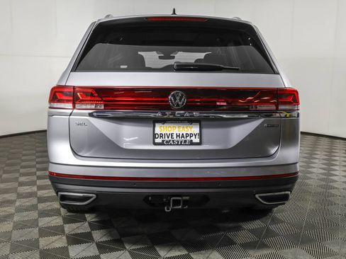 Used 2024 Volkswagen Atlas SEL AWD/4WD image 14