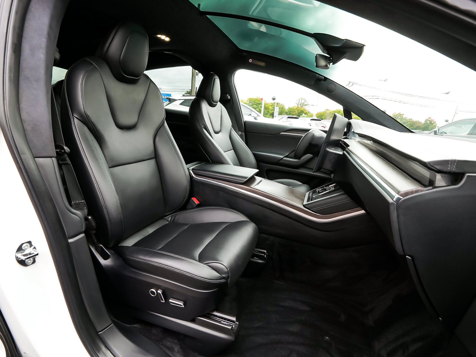 Used 2023 Tesla Model X AWD/4WD image 40