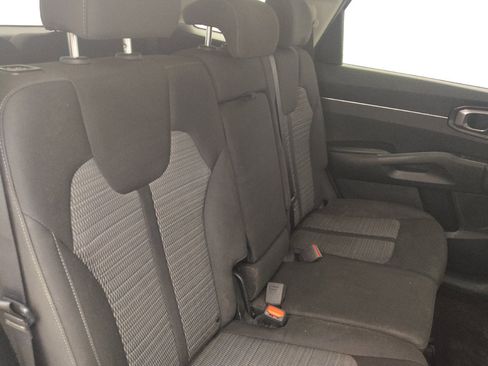 Used 2021 Kia Sorento LX FWD image 19