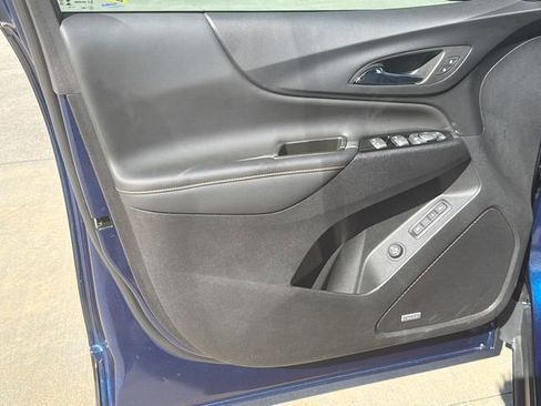 Used 2023 Chevrolet Equinox Premier image 10