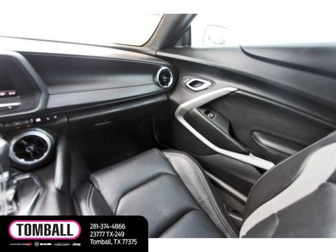 Used 2022 Chevrolet Camaro LT RWD image 11