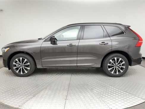 Certified 2025 Volvo XC60 B5 Plus image 5