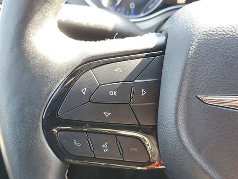 Used 2019 Chrysler Pacifica Touring-L Plus w/ S Appearance Package FWD image 22