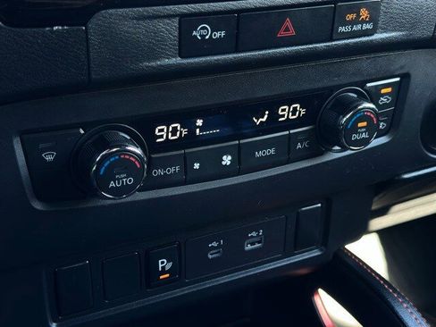 Used 2024 Nissan Frontier PRO-4X w/ Technology Package image 13