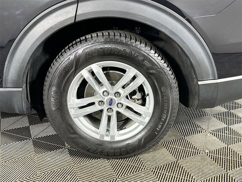 Used 2022 Ford Explorer XLT image 33