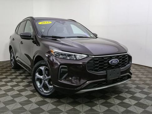 Used 2023 Ford Escape ST-Line w/ Tech Pack #1 AWD/4WD image 3