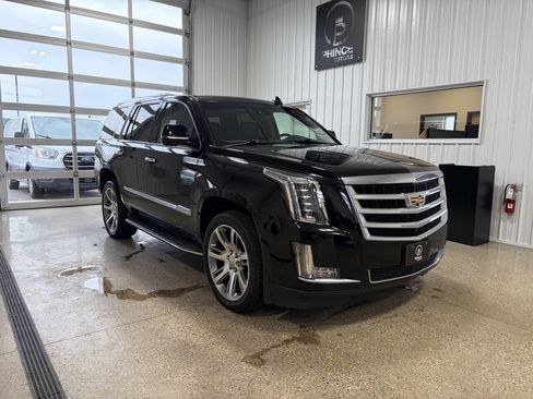 Used 2016 Cadillac Escalade Luxury image 7