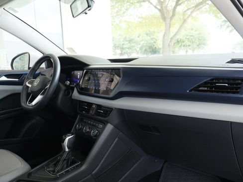 Certified 2022 Volkswagen Taos SE FWD image 20