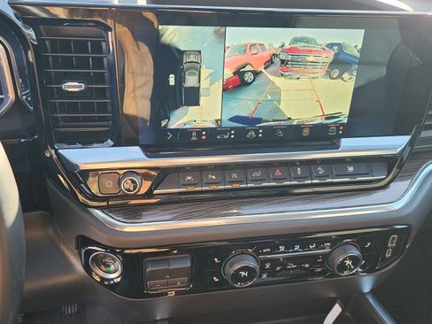 Used 2024 Chevrolet Silverado 1500 LT Trail Boss w/ LT Trail Boss Premium Package image 16