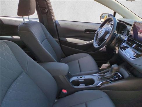 Used 2025 Toyota Corolla LE FWD image 19