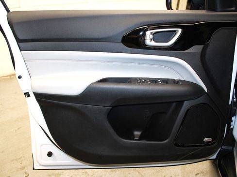 New 2026 Jeep Compass Limited w/ Sun, Sound & Navigation Group image 29