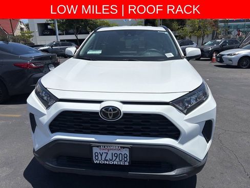 Used 2021 Toyota RAV4 LE FWD image 9