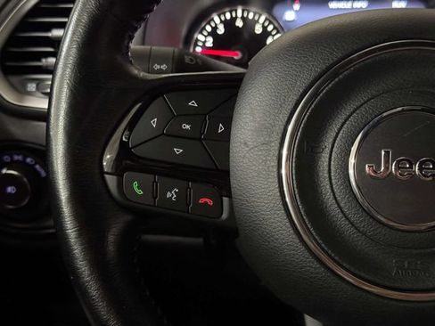 Used 2021 Jeep Renegade Latitude AWD/4WD image 16