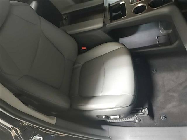 Used 2024 Toyota Sienna XLE FWD image 22