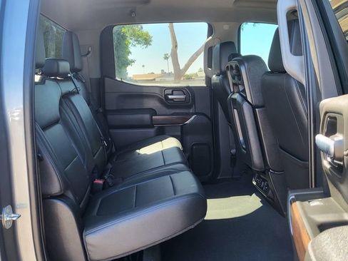 Used 2021 GMC Sierra 1500 SLT w/ X31 Off-Road Package AWD/4WD image 18