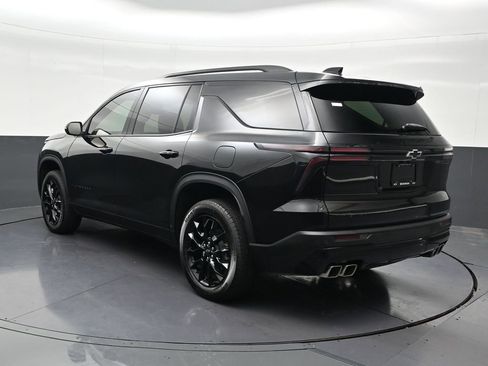 Used 2023 Chevrolet Traverse LT FWD image 3