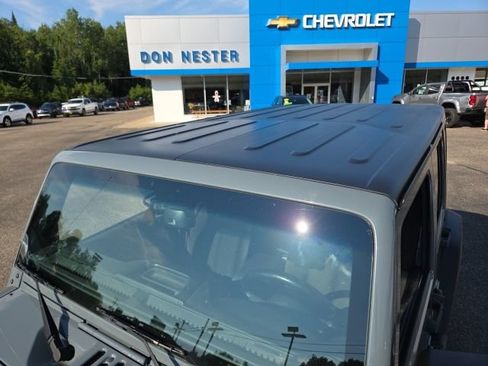 Used 2015 Jeep Wrangler Unlimited Sport w/ Dual Top Group AWD/4WD image 35
