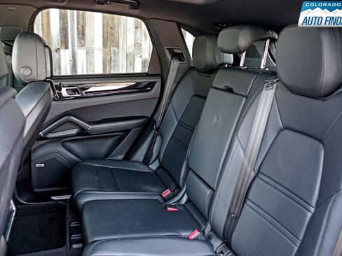 Used 2019 Porsche Cayenne S image 25