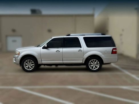 Used 2017 Ford Expedition EL Limited w/ Equipment Group 301A RWD image 4