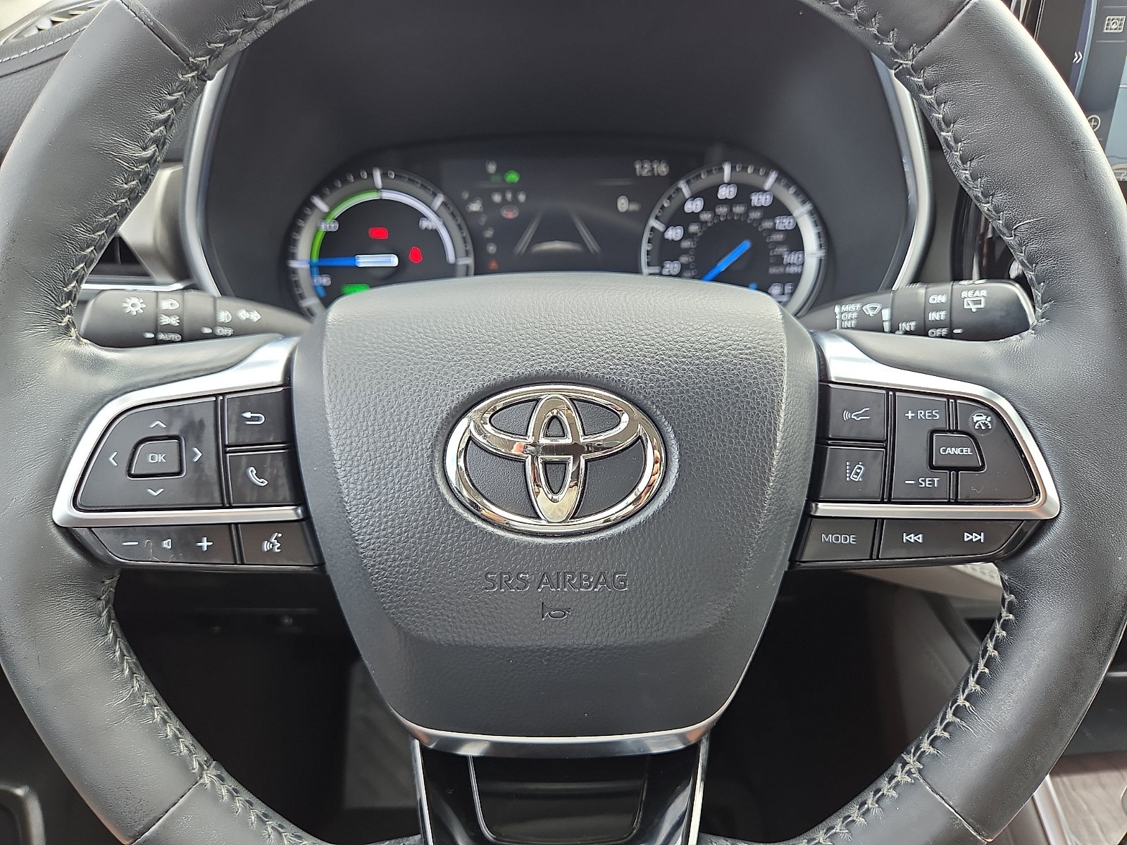 Used 2021 Toyota Highlander Limited FWD image 24